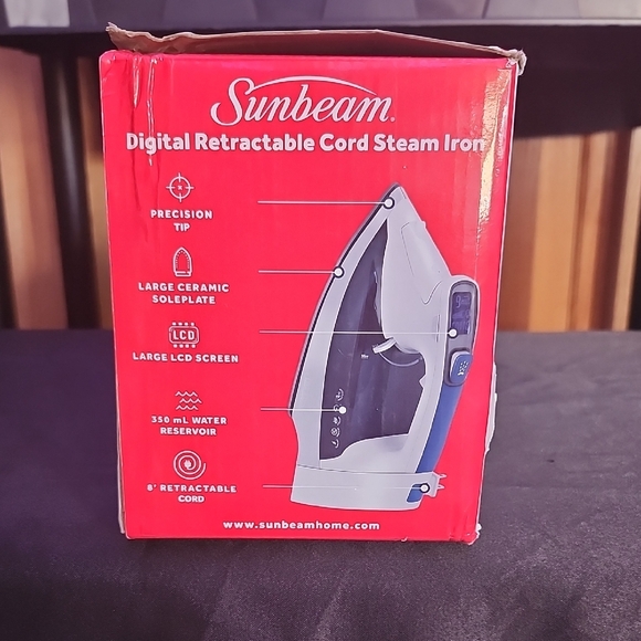 Sunbeam White and Black Steam Iron with Retractable Cord - Picture 2 of 4
